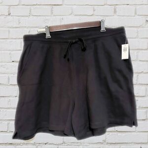 NWT Old Navy Women’s Casual Black Shorts